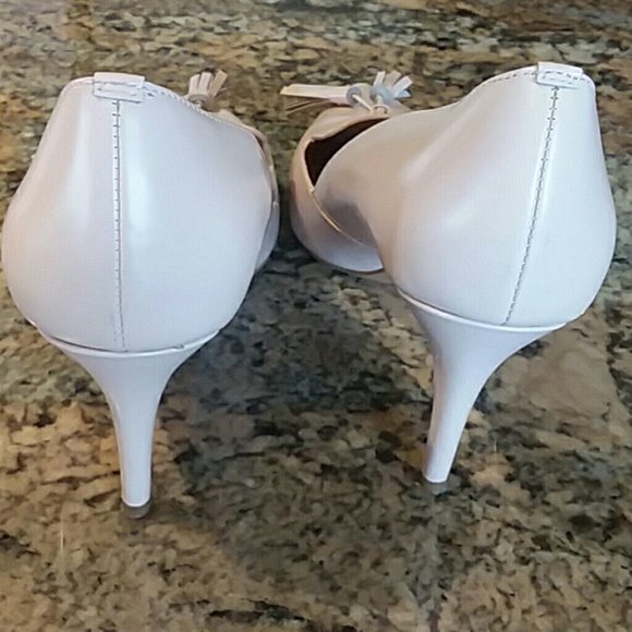 Banana Republic Pink Heels with Tassels - Picture 4 of 9